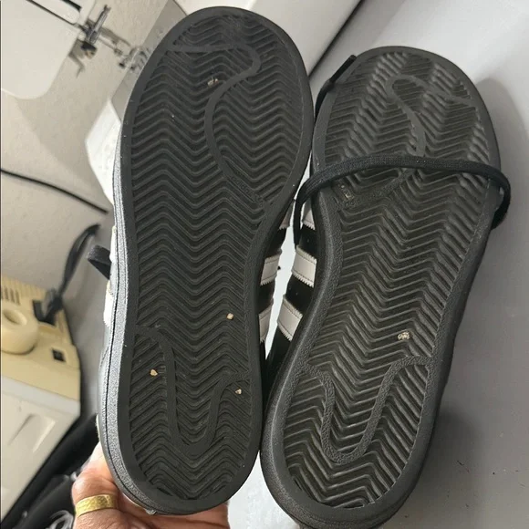 Adidas Black and White Sneakers with Gold Logo - Picture 5 of 6